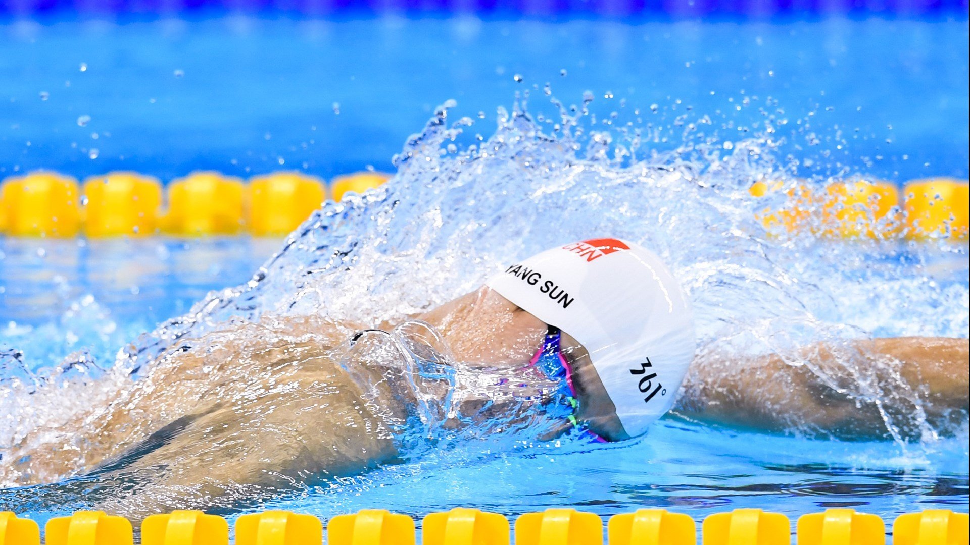 海底钟乳石潜水大赛，探秘自然的奇幻景观，海底有钟乳石吗